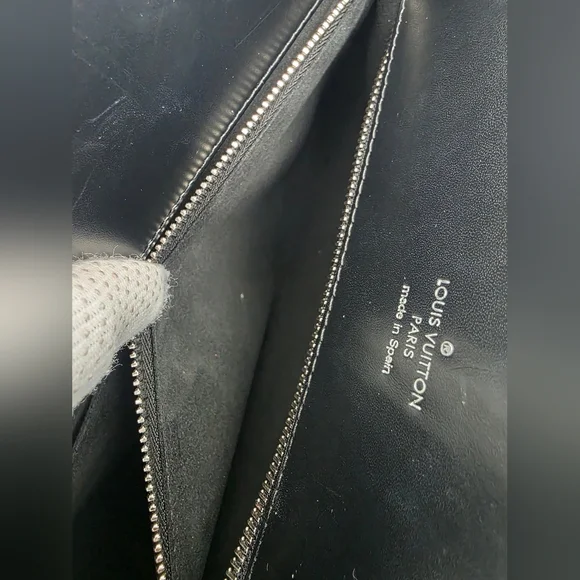 Auth Louis Vuitton Phenix MM Tote Bag - Picture 6 of 10